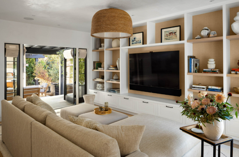 How a Small Custom Entertainment Center for Apartments Works