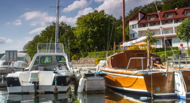 Tips for Booking Dockside Rentals During Peak Travel Seasons