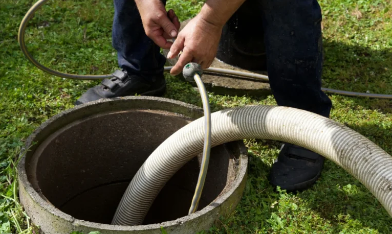 How Clogs in Your Sewer Line Affect Your Home’s Plumbing System